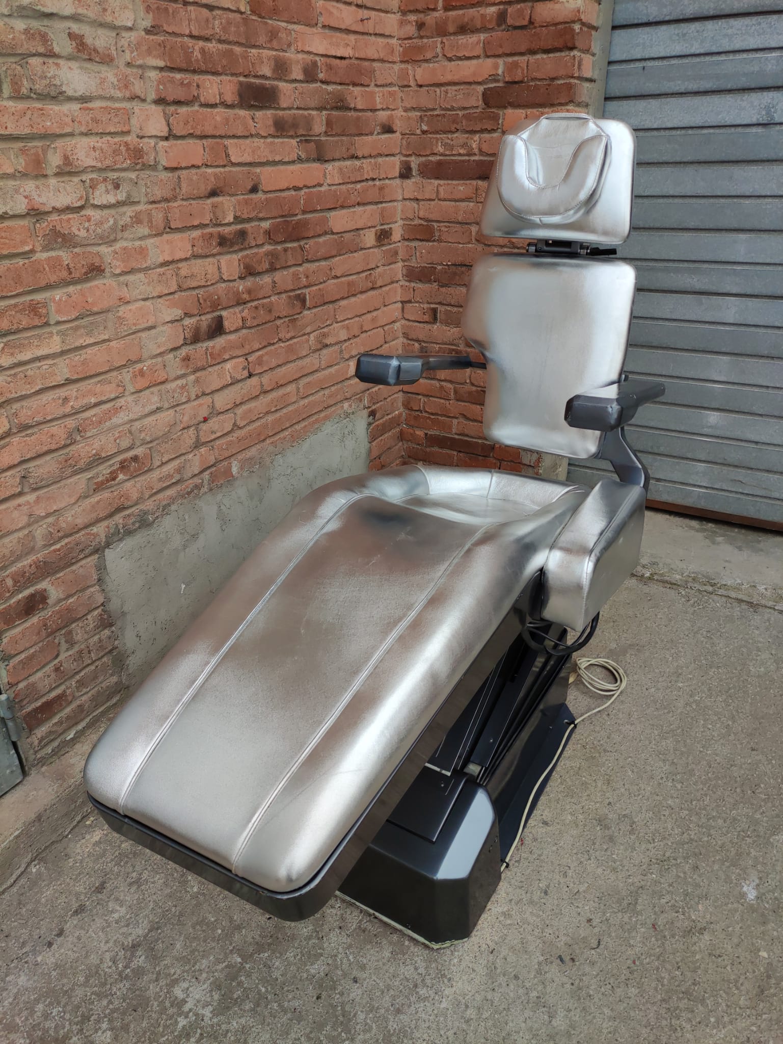 sillon barbero reclinable skay pintado -funciona (120eu) 1u